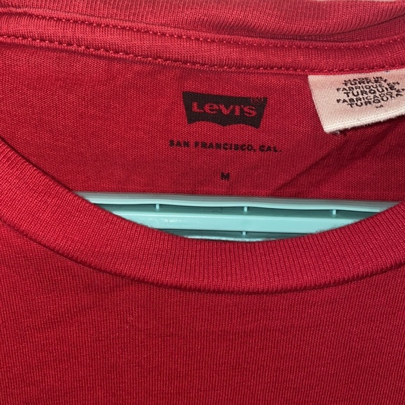 Women’s Levi’s t shirt - Picture 4 of 4